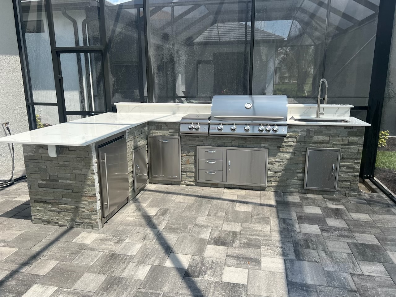 Contemporary Outdoor Kitchen Renovation